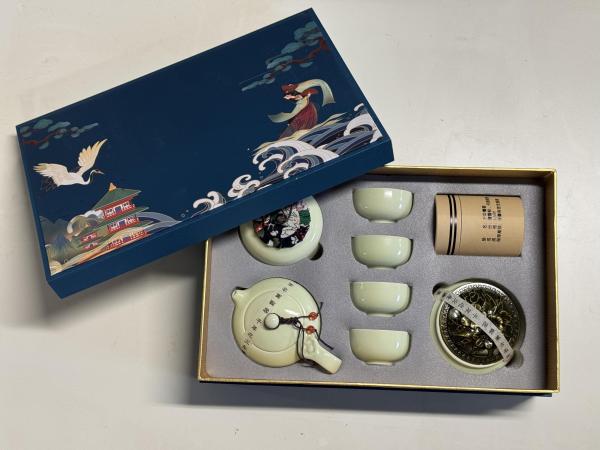Luxe traditionele Chinese thee set: 4 kopjes, 1 theepotje, sandelhout wierook en wierookbrander in luxe geschenkverpakking - licht groen